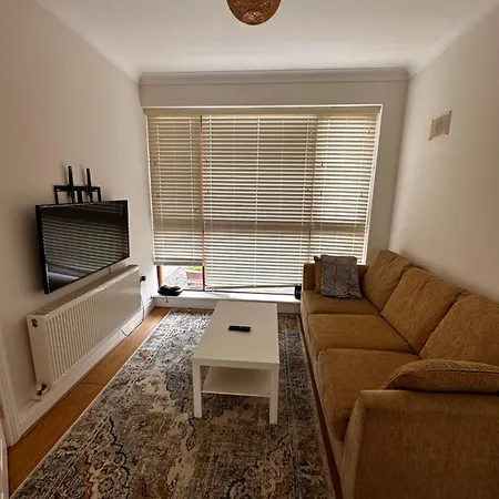 - Millfield Проживание в семье Ньюбридж