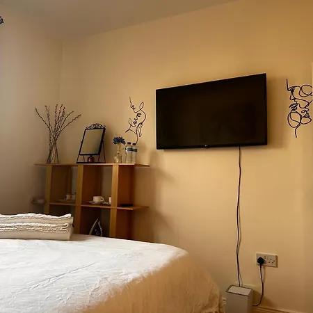 - Millfield * Newbridge (Kildare)