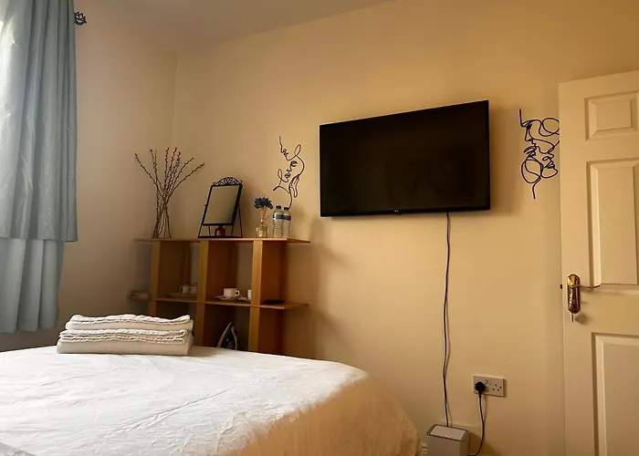 - Millfield * Newbridge (Kildare)